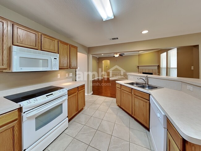 Photo - 3445 Newgate St