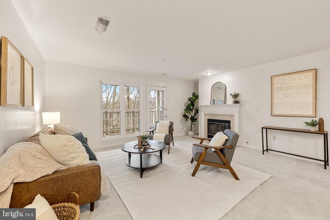 Building Photo - 6111 Wigmore Ln Unit F