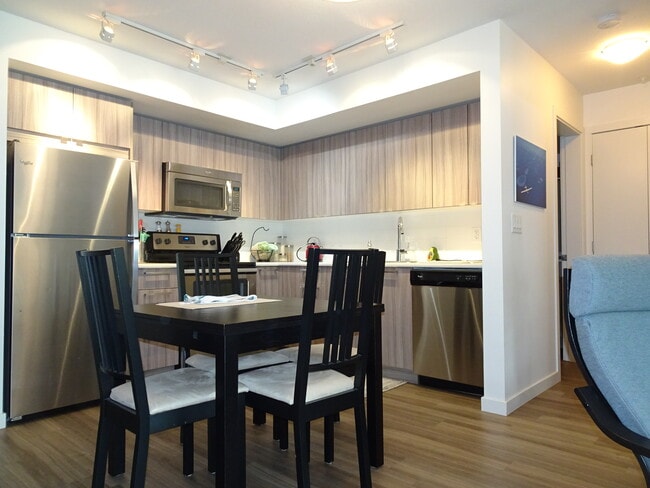 Building Photo - 883 Academy Way