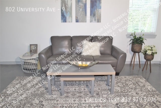Photo - 802 University Ave Unit 9