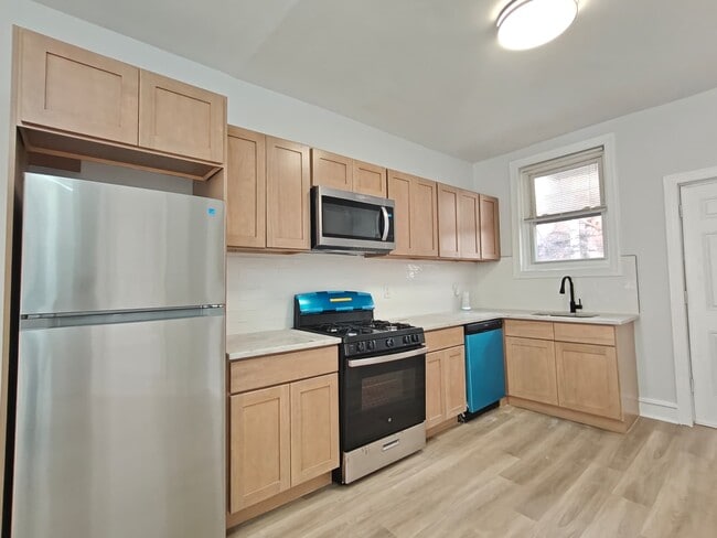 Photo - 5431 Race St