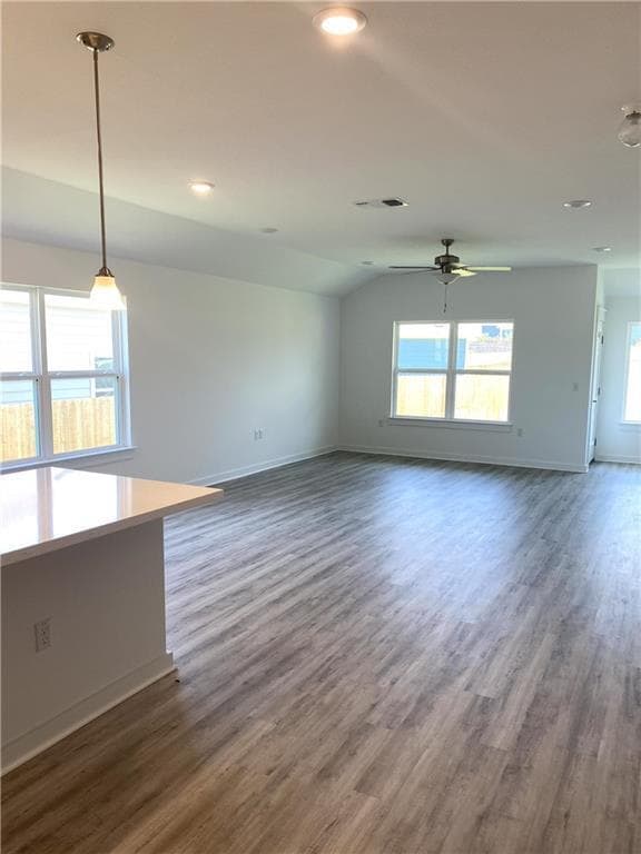 Photo - 7611 Pewter Luster Bnd