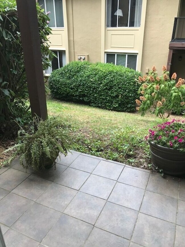 Photo - Charming Move-In Ready 1BR/1BA Condo in West Nashville – Lion’s Head Community Unit 172