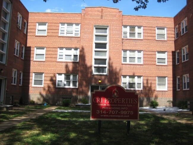 Building Photo - One bedroom charmer close to St Francis Park Unit 49182C