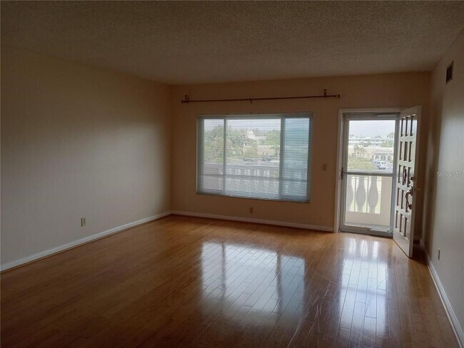 Photo - 2284 Philippine Dr Unidad 73