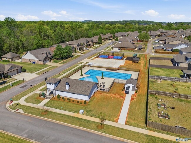 Photo - 7718 Emma Ann Wy NW