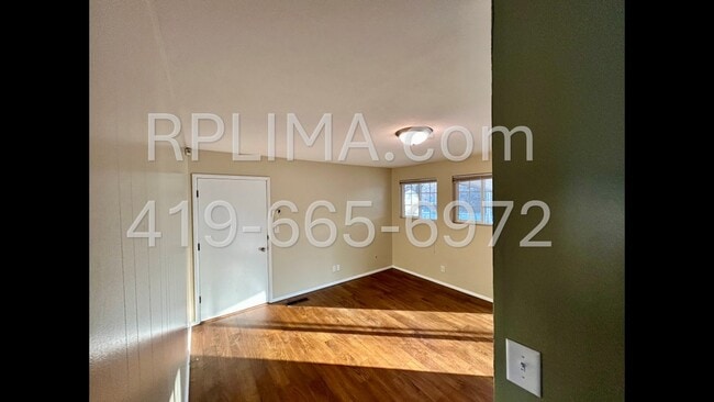 Photo - 602 MacKenzie Dr