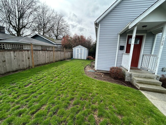 Photo - 900 Front St Unidad A/103