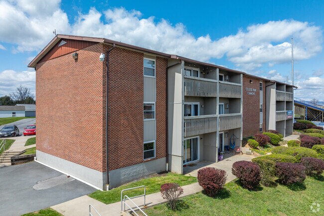 Photo - College Park Commons