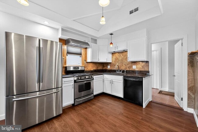 Photo - 1430 Puritan Ave
