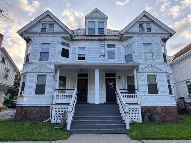 Building Photo - 8-10-10 S Willard St