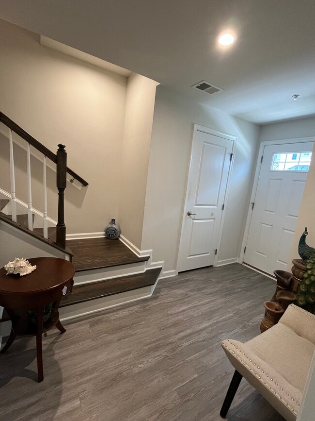 Building Photo - 221 Bamboo Dr Rental