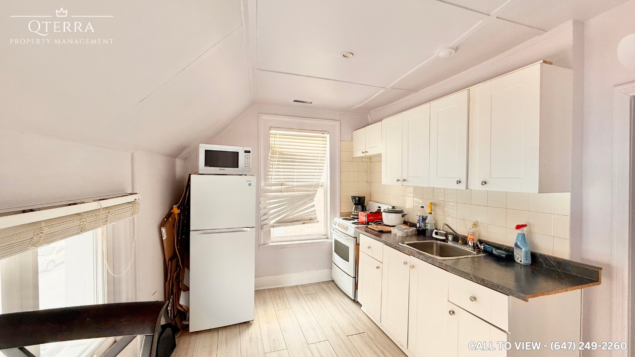 Photo - 10094 Yonge St