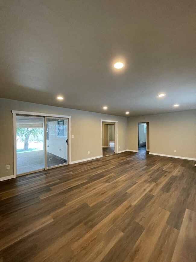 Photo - Charming Newly Remodeled 2 Bed/ 1 Bathroom Home!