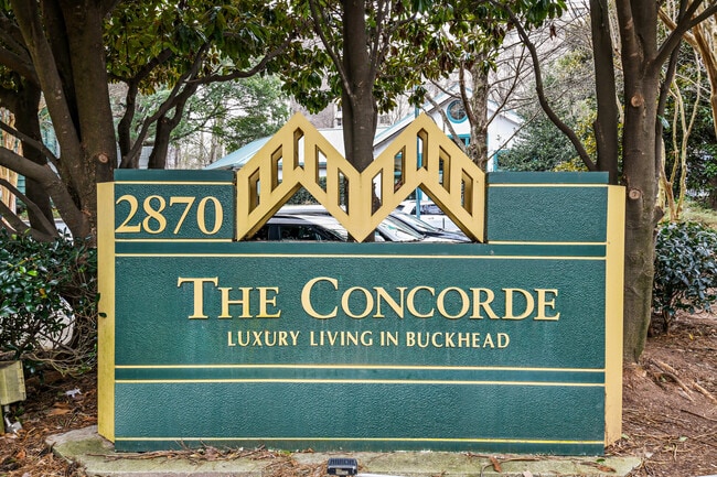 Entrada del edificio - 2870 Pharr Court South NW Unidad #2208