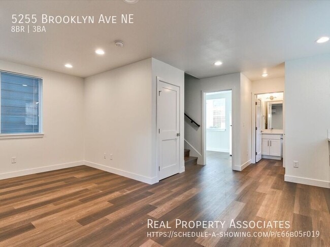 Photo - 5255 Brooklyn Ave NE