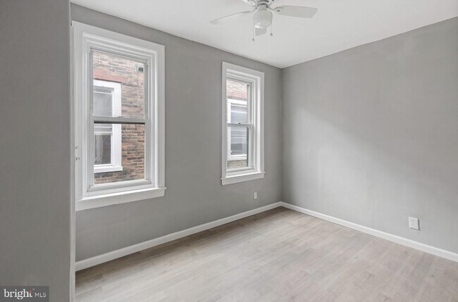 Photo - 6011 Catharine St Unidad 1