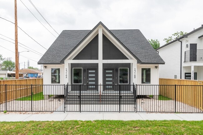 Photo - 2316 McKee St