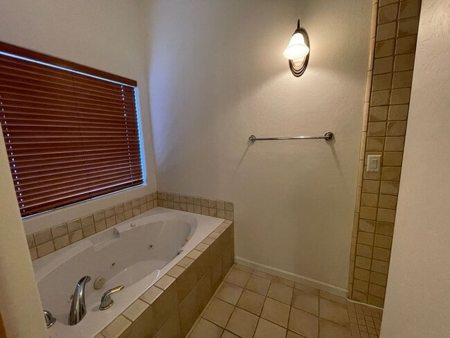 Photo - 1476 Eagle Crest Dr