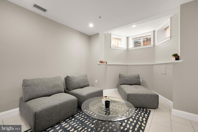 Photo - 1135 6th St NW Unit 1