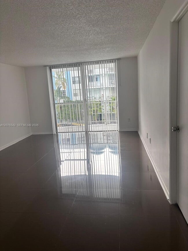 Building Photo - 486 NW 165th St Unit B-308