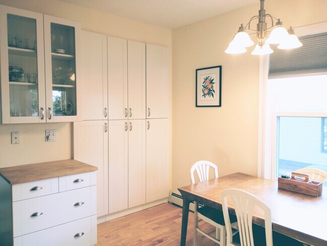 Kitchen - 28 Robbins St Unit 2