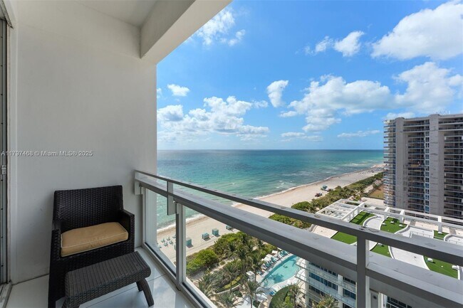 Photo - 6801 Collins Ave Unidad PH10 Rental
