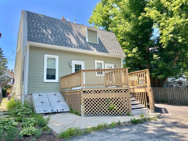 Photo - 914 Clay St