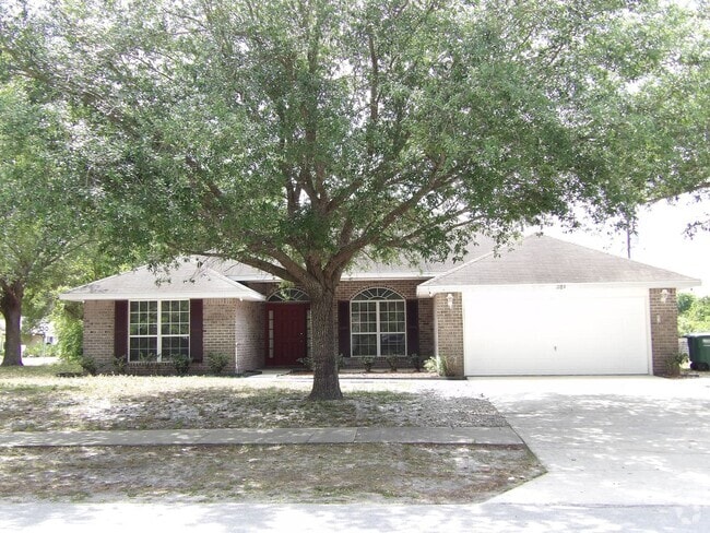 Building Photo - 4 Bedroom 2 Bath 2 Car Garage 2334 Sq Ft C... Rental