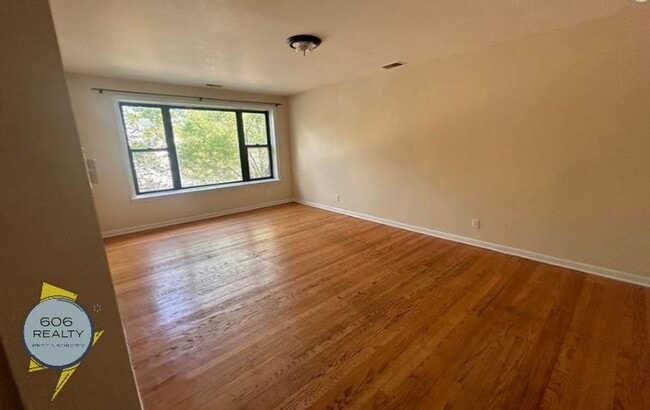 Photo - 4811 W Warwick Ave Unidad 4811 W Warwick #2W