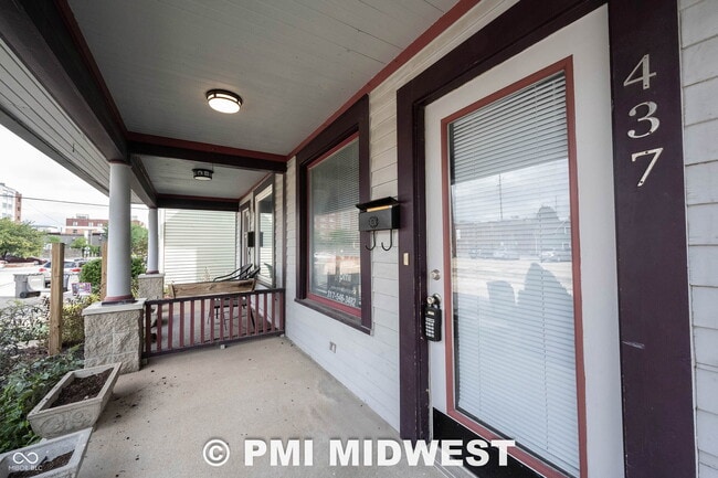 437 Fulton St
