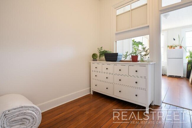 Photo - Spacious 1.5 BED in Bushwick/East Williams... Unit 2R