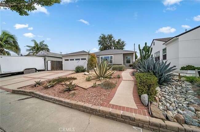 Photo - 4754 Castana Ave