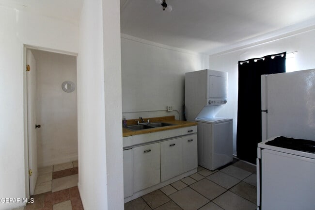 Photo - 3527 E Missouri Ave Unit 1