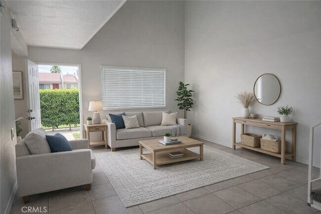 51025 Avenida Martinez