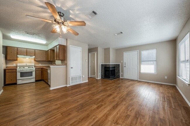Photo - 6511 Melrose Trail Unidad 6103-B