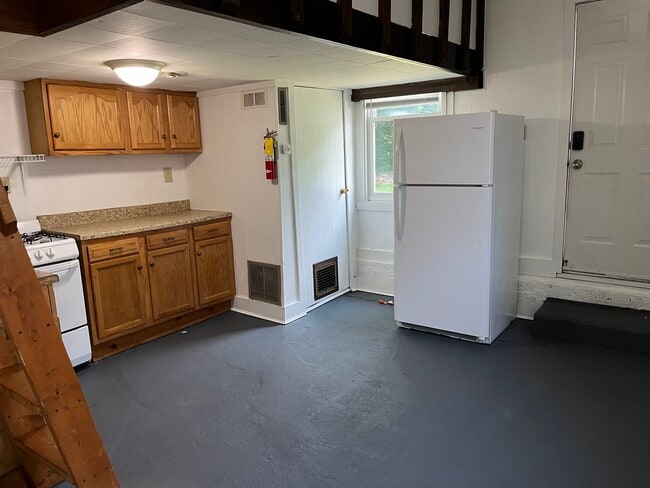 Photo - 15 N Locust St Unit C