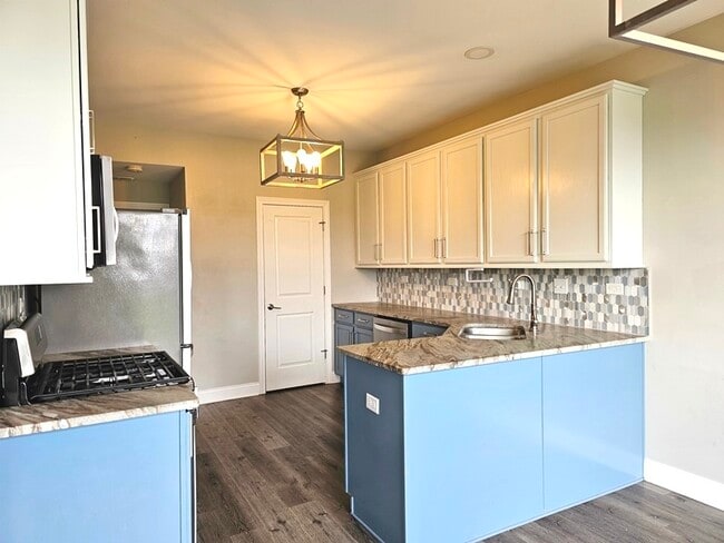 Photo - 306 Parkside Dr