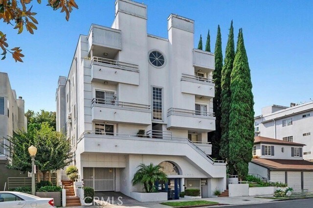 Photo - 1733 Malcolm Ave