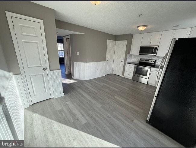 Photo - 30 Sycamore Dr