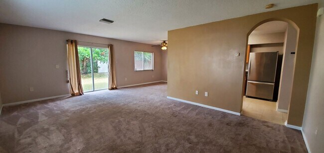 Photo - Beautiful 3-Bedroom, 2.5-Bathroomn Home in Riverview