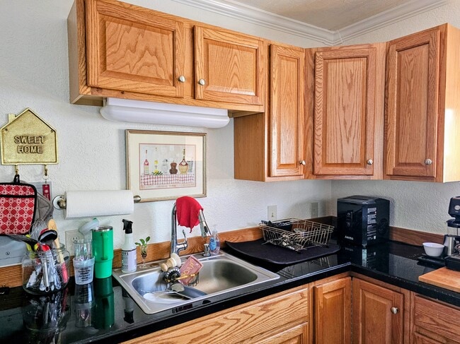 Photo - 10 Lincoln St Unit Apt B