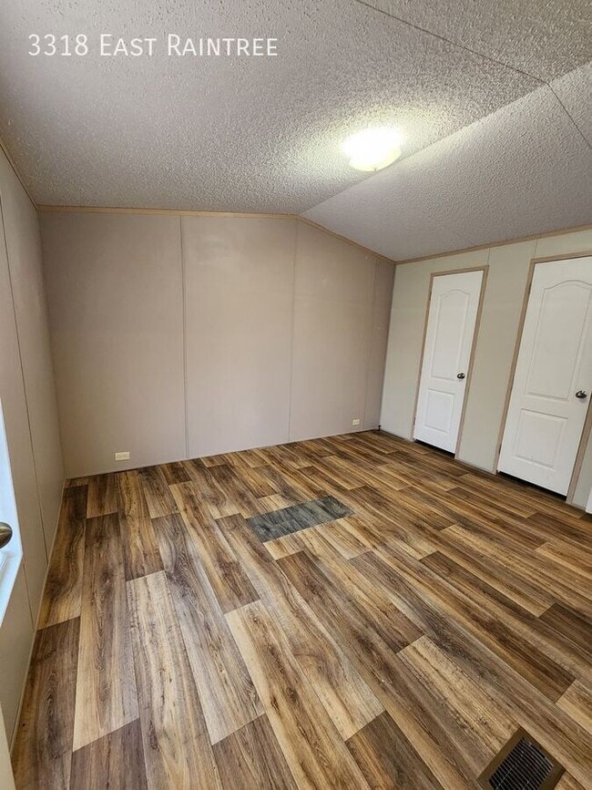 Photo - 3318 East Raintree-