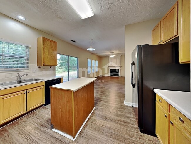 Photo - 540 Gables Ct