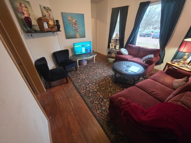 Photo - 445 N Plum St