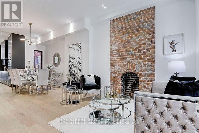 Photo - 329 Clinton St