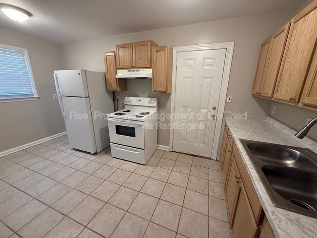 Photo - 803 Devon Dr