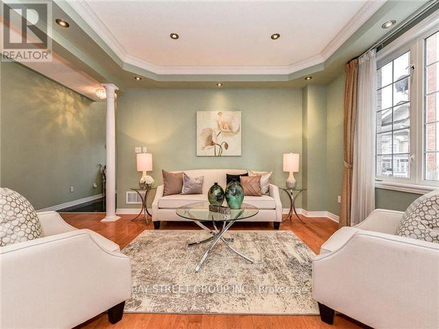 Photo - 43 Larkmead Crescent