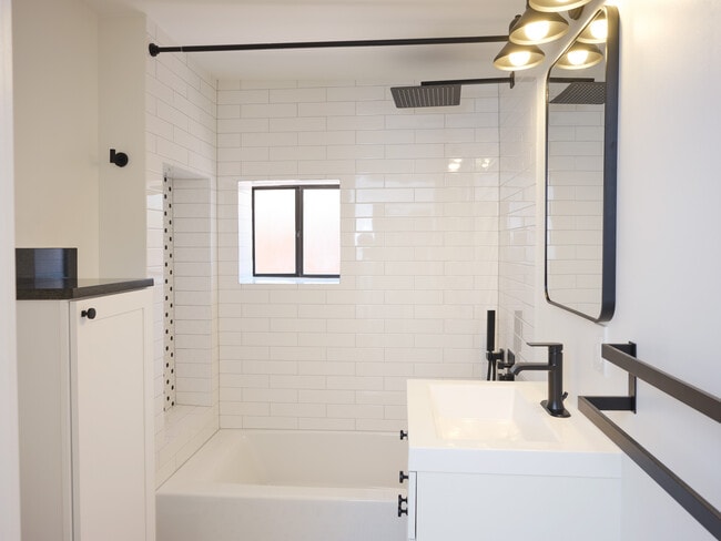 Photo - 731 Montez Pl