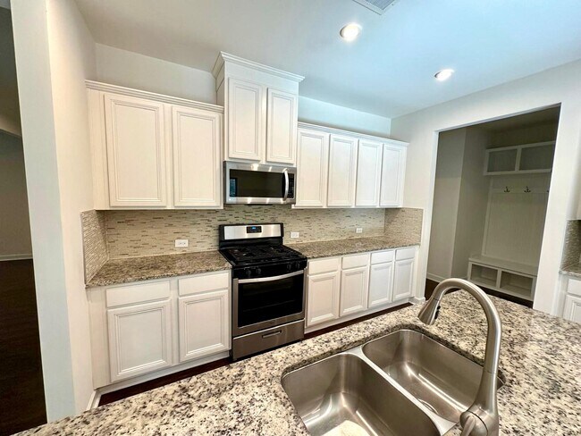 Photo - 11148 Comiskey Ln